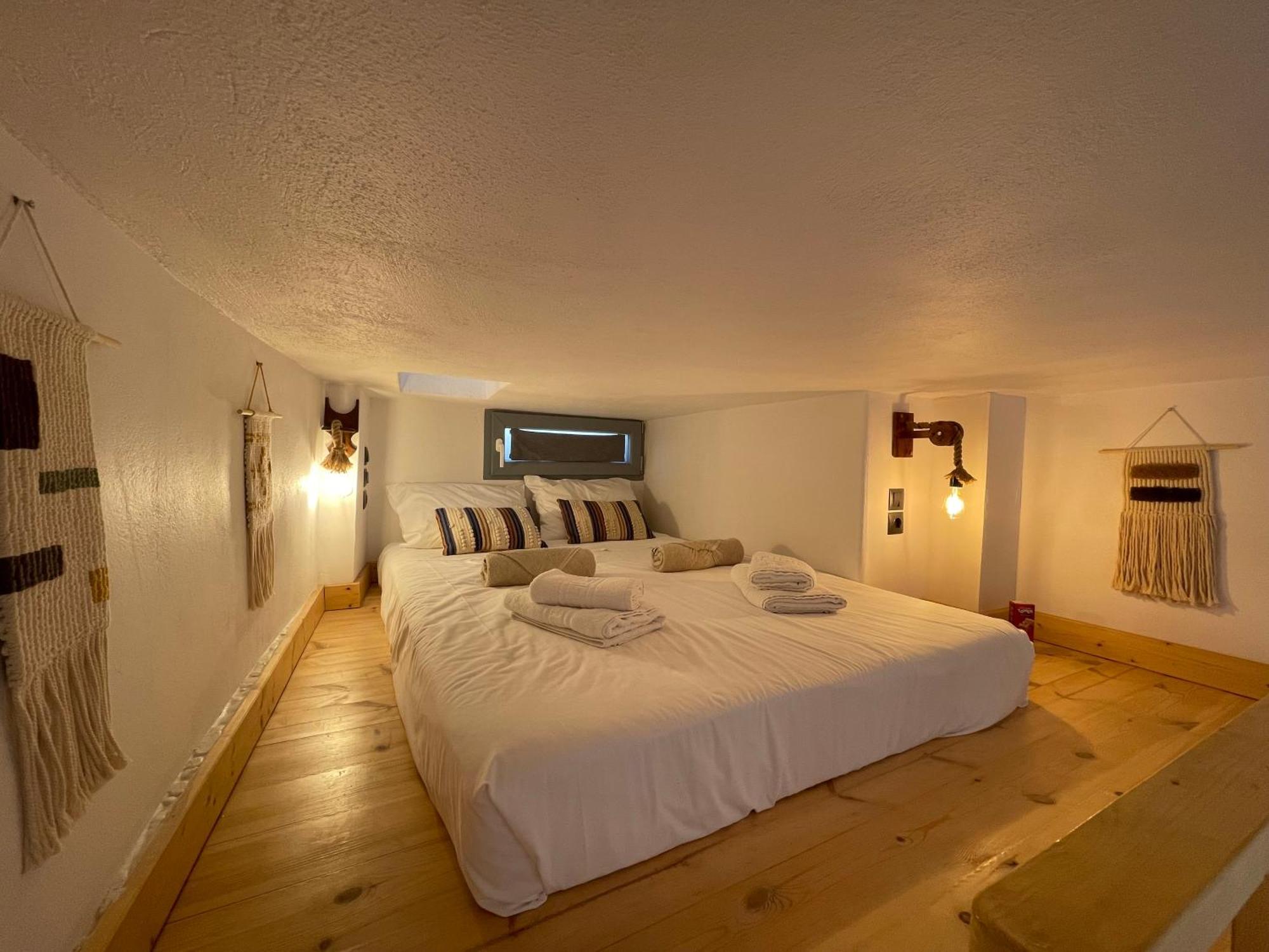 Xerolithia Holiday home *