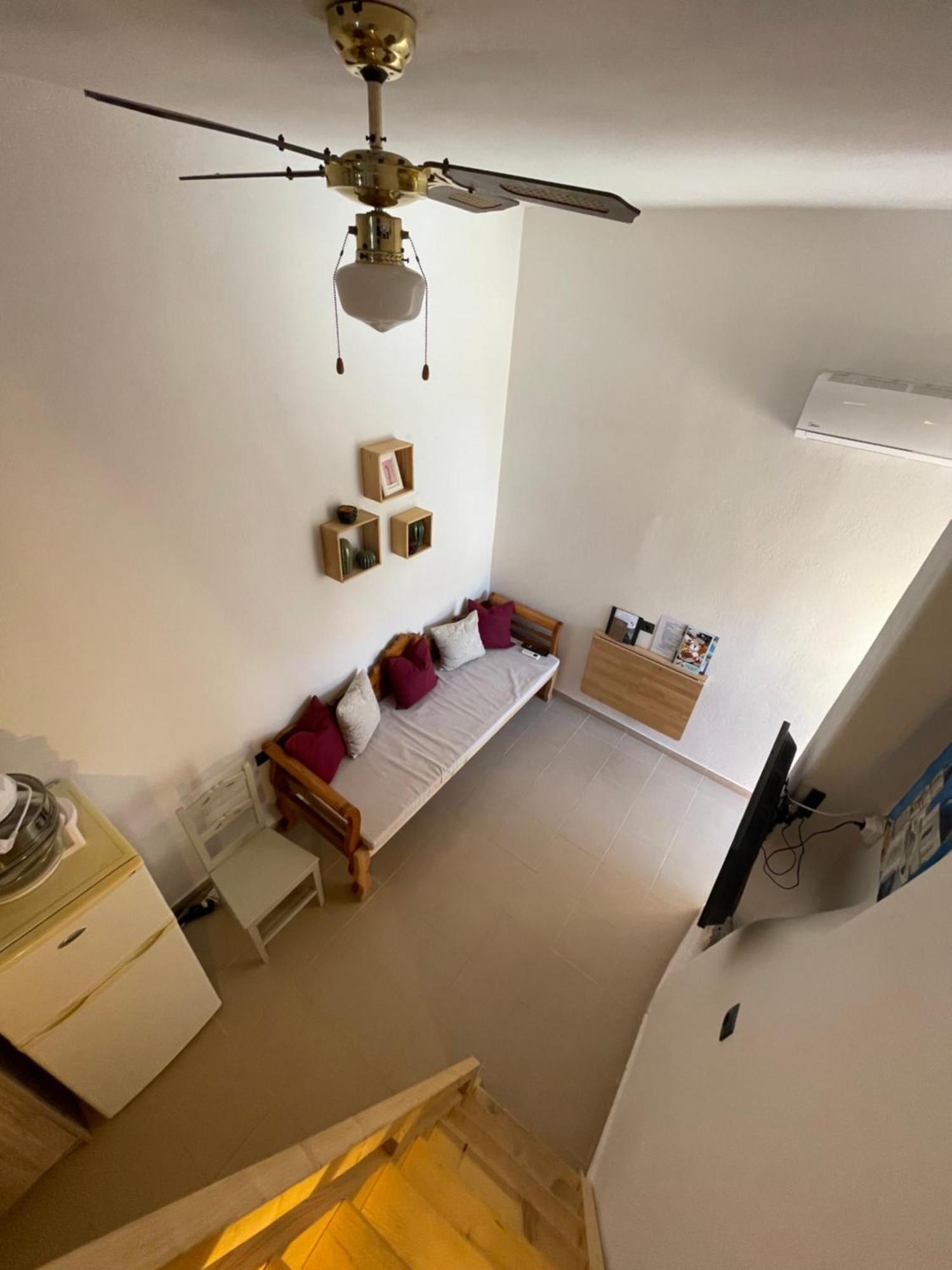 Holiday home Xerolithia *