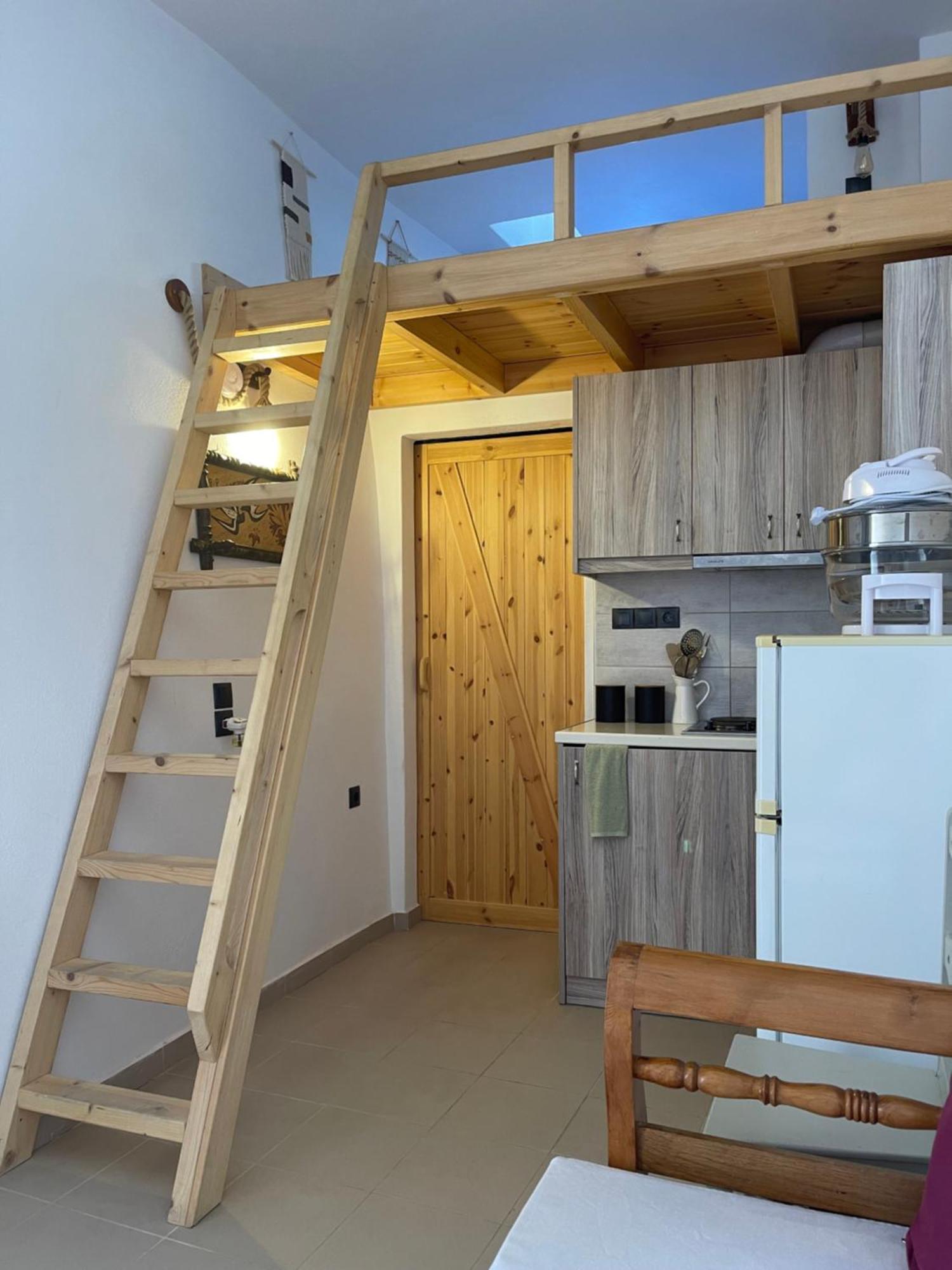 Xerolithia Holiday home *