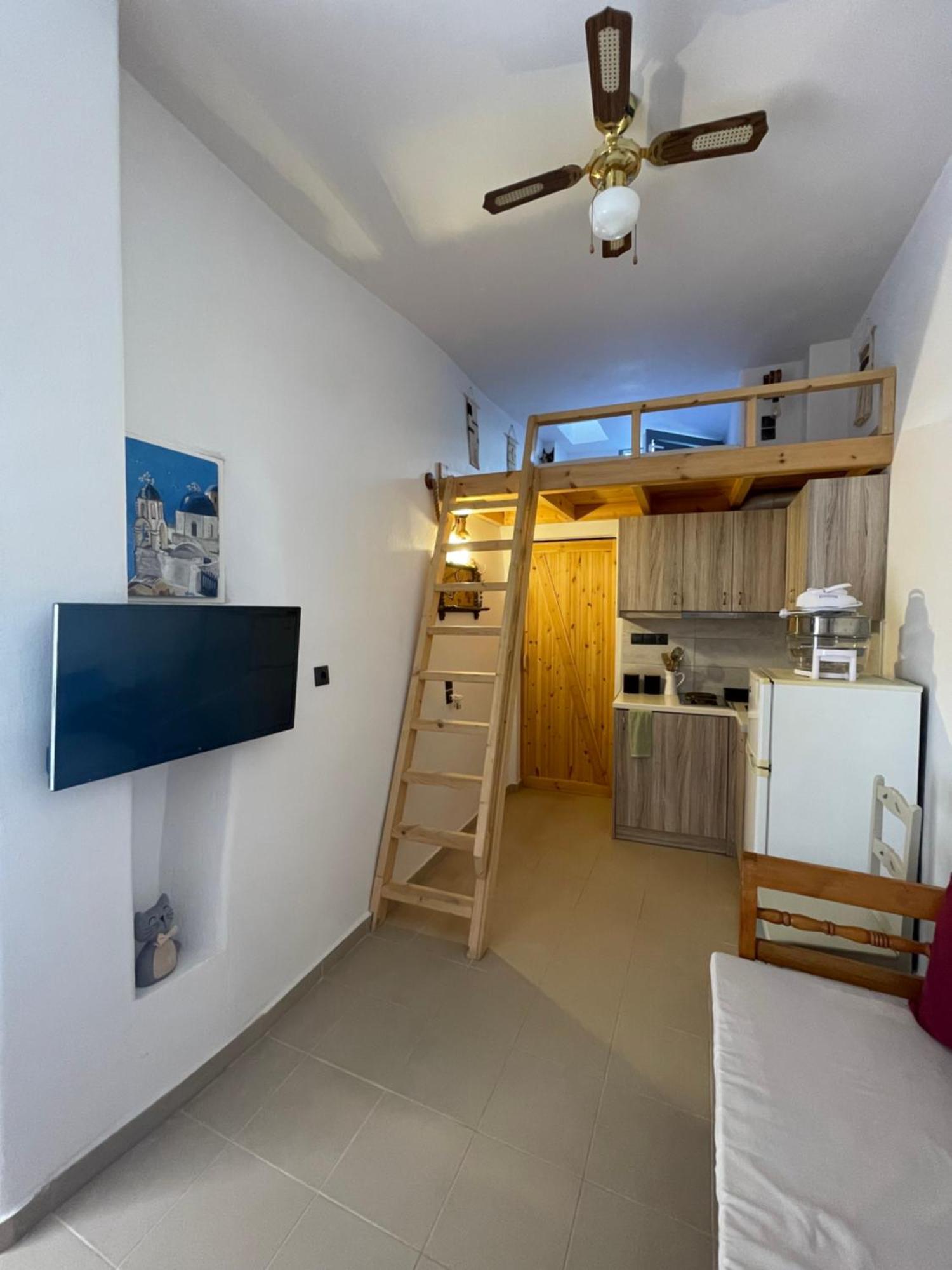 Holiday home Xerolithia *
